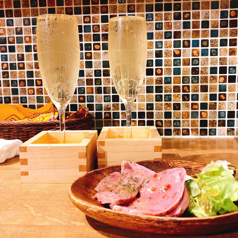 こぼれスパークリング(肉バル×ワイン ジカビヤ 東陽町店)