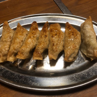 焼き餃子(屋台餃子居酒屋わびさび)