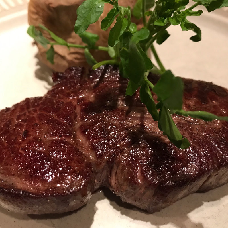 ヒレステーキ(リブルーム)