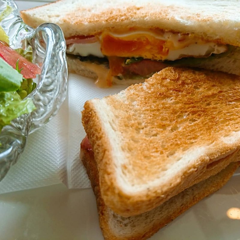 ベーコンエッグトーストサンド(プランタン)