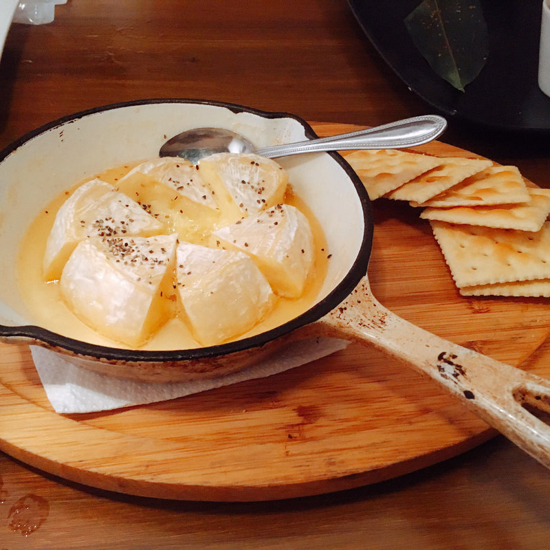 丸ごとカマンベールの蜂蜜オーブン焼き(つぼみ家 )