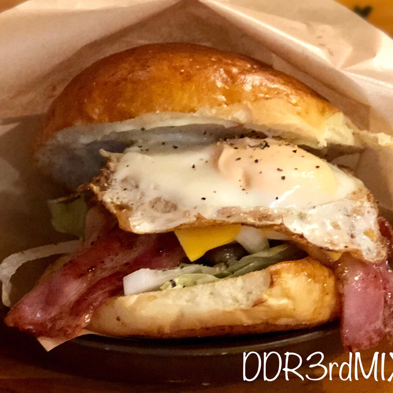 ベーコンエッグバーガー エッグトッピング(BAKERY 燈 LAMP （ベーカリーランプ）)