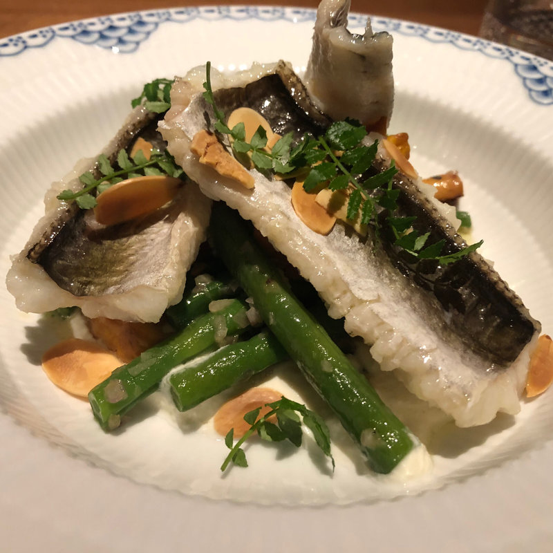 鱧のグラッセ ジロール茸とインゲン 木の芽(au deco )