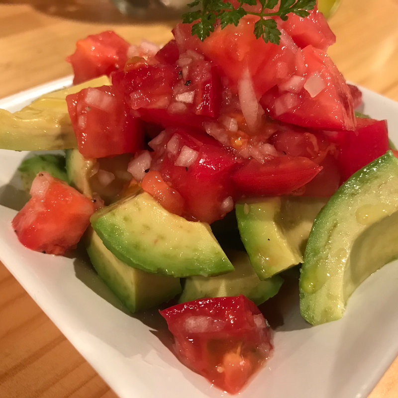 トマトとアボカドのサラダ(グラスホッパー)