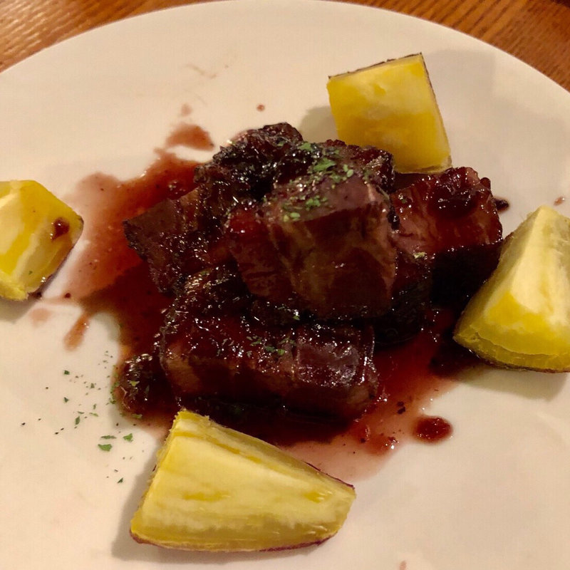 豚ばら肉のはちみつ赤ワイン煮(トラットリア イルマーニ)