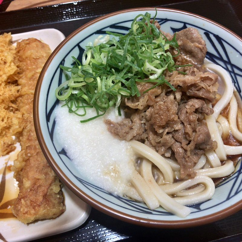 牛トロ玉うどん(ちくわ天)(丸亀製麺イオン板橋)