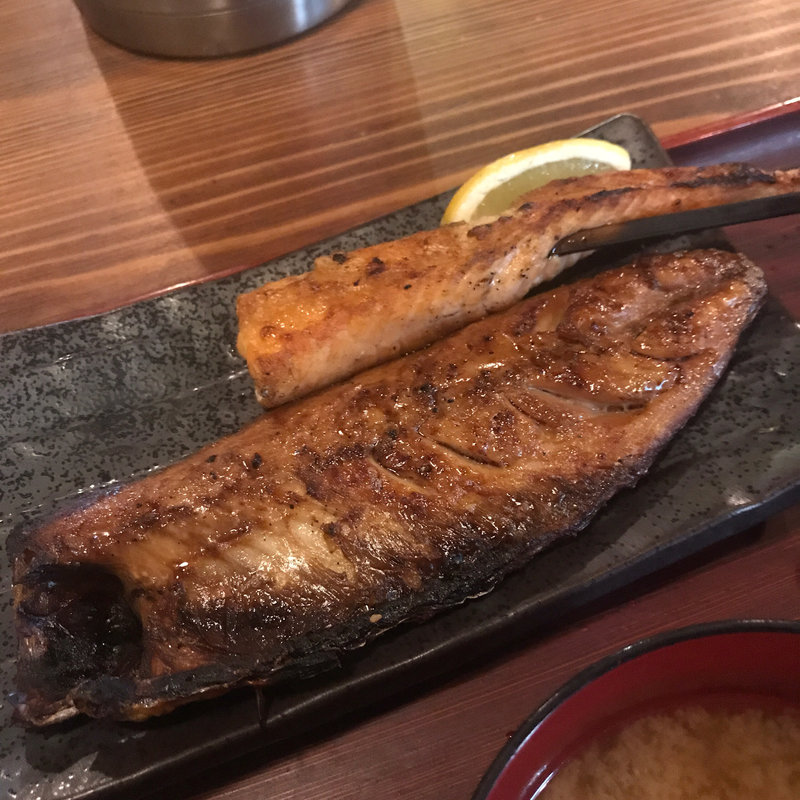 (炭火焼専門食処 白銀屋 西八の分店)