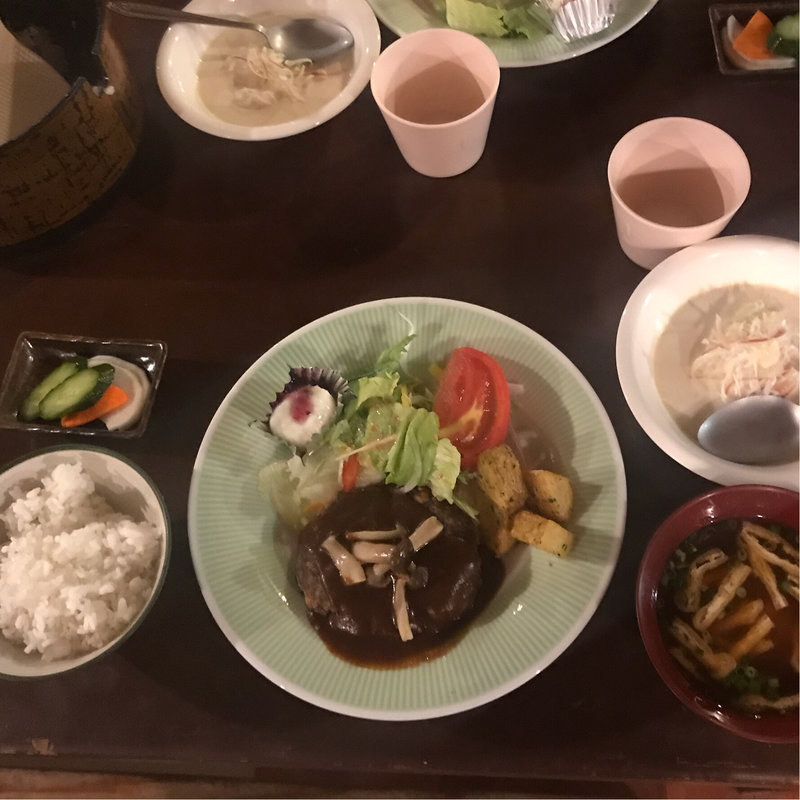 (こもれび山荘)