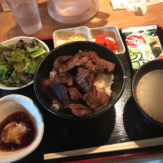 渋谷駅周辺で食べられる焼肉丼人気7選 Sarah サラ