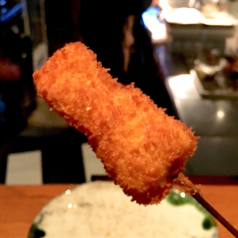 紋甲烏賊（串揚げ）(串揚げ ふくみみ)