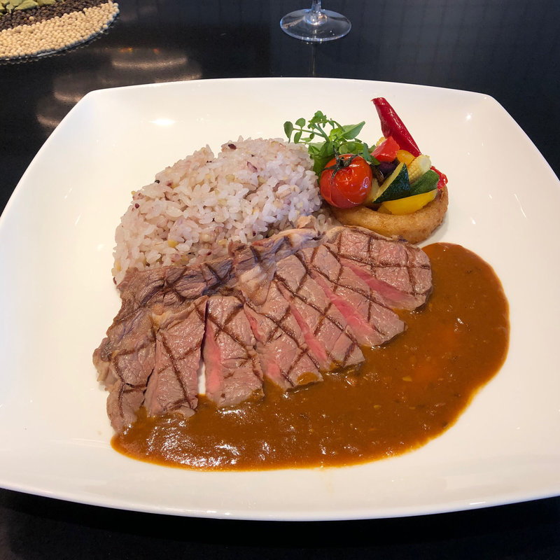 牛リブロースのグリルカレー (カフェ クベール （CAFE COUVERT）)