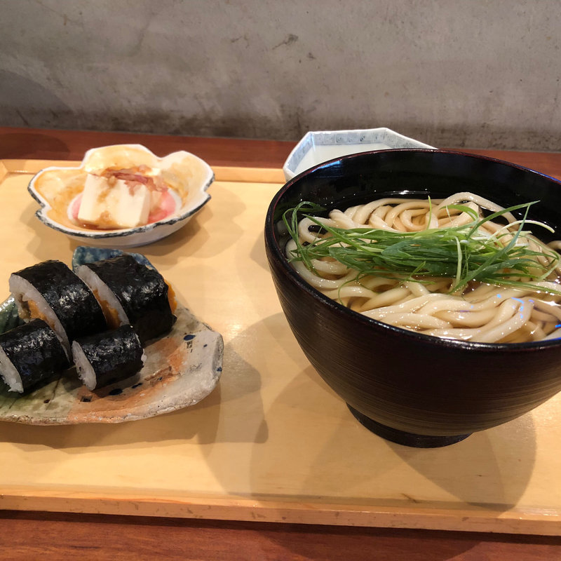 雲セット(自家製粉石臼挽きうどん 青空blue)