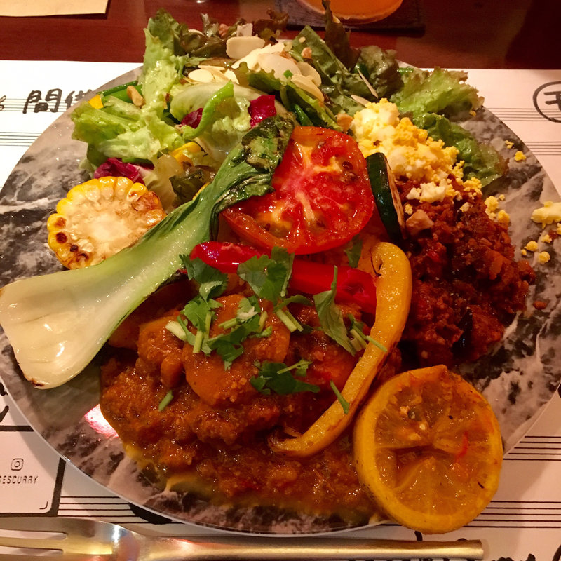 2種のカレー盛り合わせランチプレート(モー・カレー)