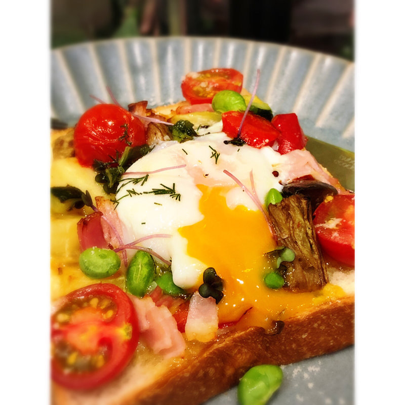 彩り野菜の贅沢トースト(青山フラワーマーケットティーハウス赤坂Bizタワー店)