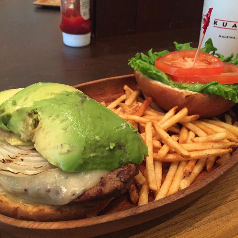 アボカドチーズバーガー(KUA`AINA 青山本店)