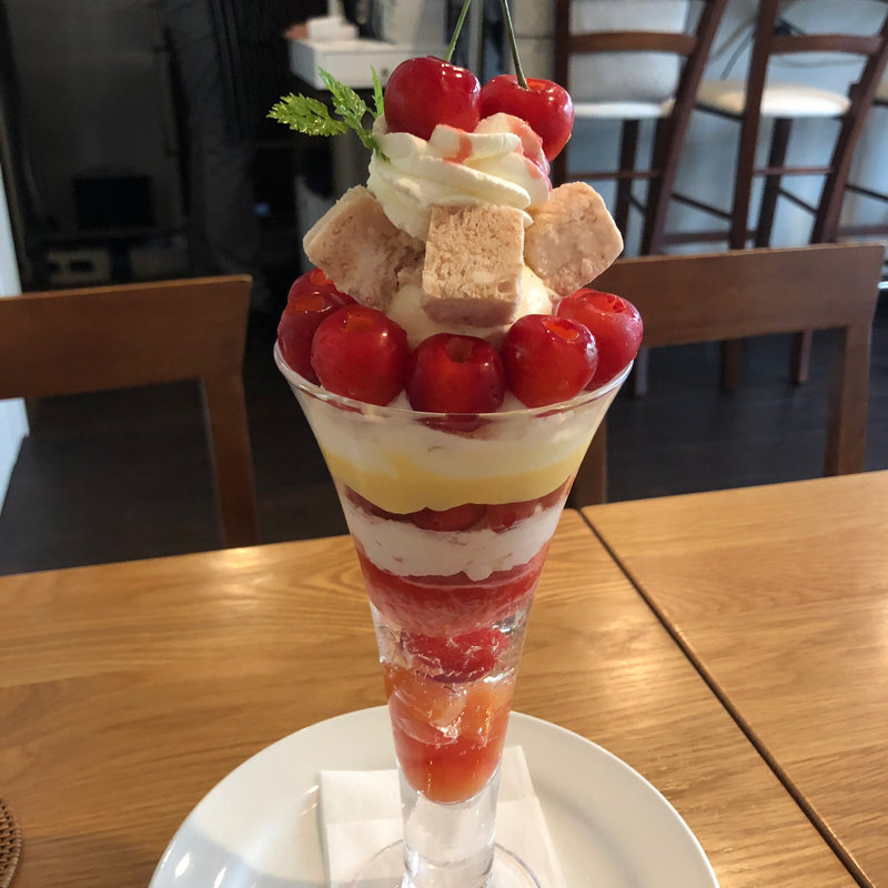 佐藤錦のさくらんぼパフェ(フルーツシェフ)