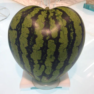 ハート西瓜(伊勢丹新宿店 青果売場)
