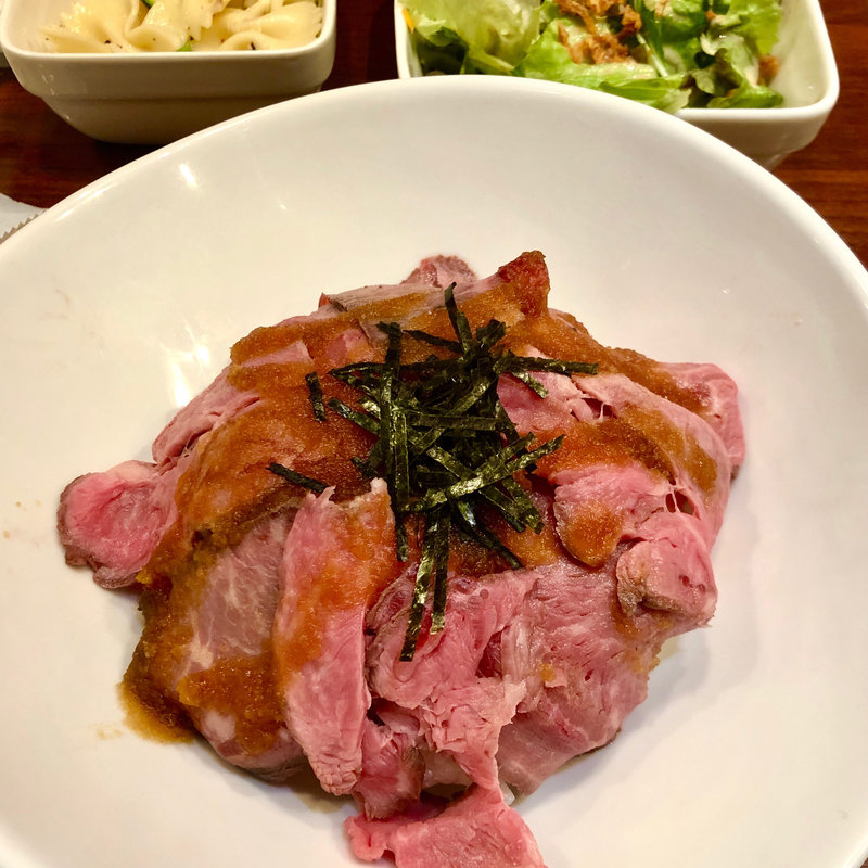ローストビーフ丼(CAFE ＆ BAR 1363（ビアンカグループ）)