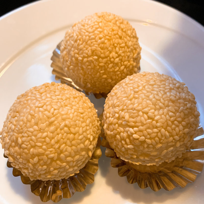 黒ごま餡胡麻団子3コ(上海小籠包 厨房 阿杏本店)の口コミ一覧