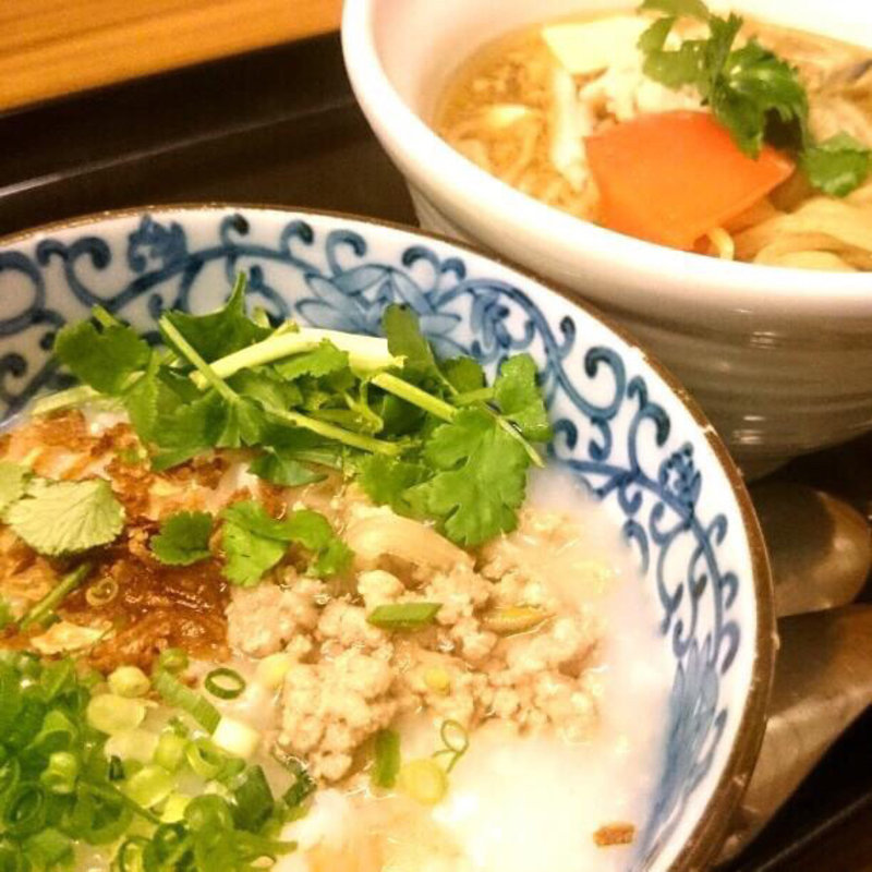 ひき肉アジアン粥 サンラーメン(粥餐庁 新宿京王モール店)