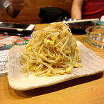 お通し(もつ焼き勝利はなれ)