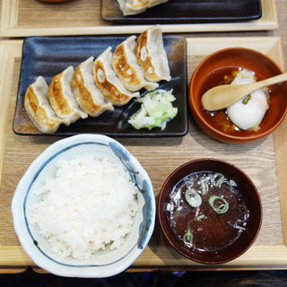 餃子定食(肉汁餃子のダンダダン 別府店)