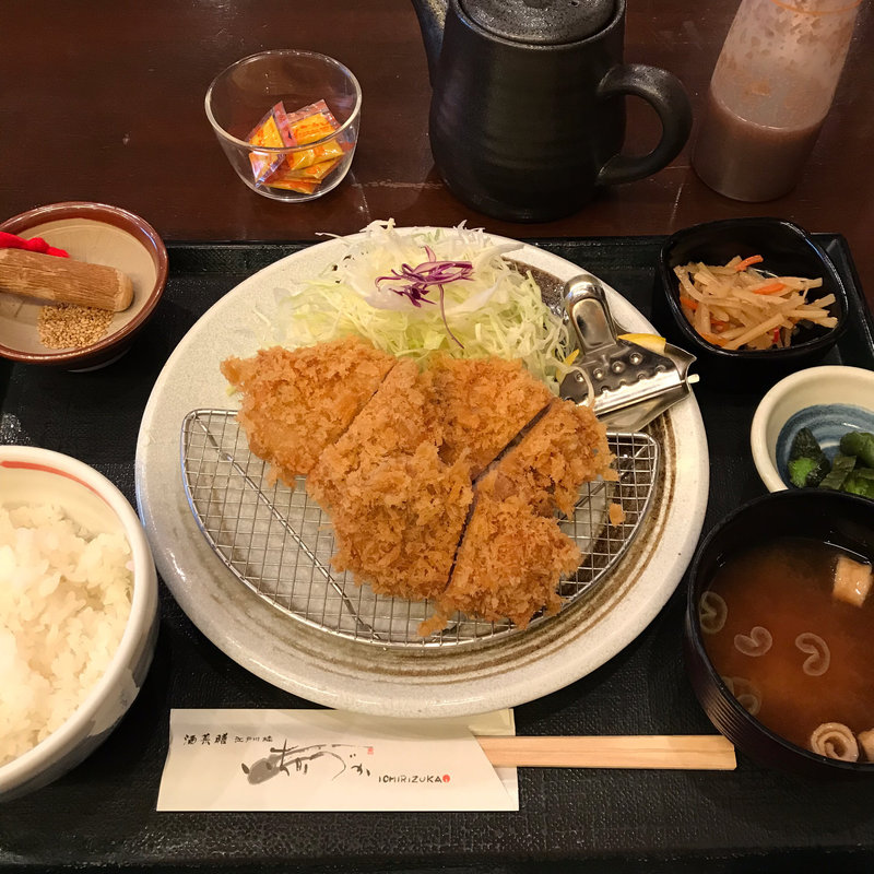 ヒレカツ定食(いちりづか)