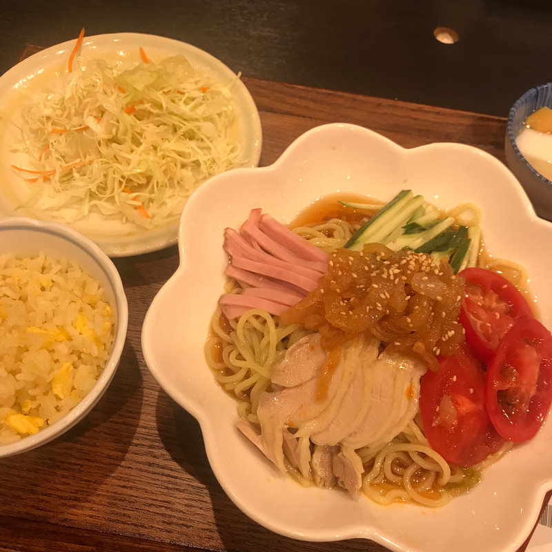冷やし中華(ダイラバ食堂 東新宿店)