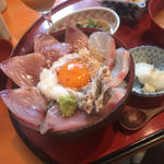 海鮮丼 マグロとサーモン