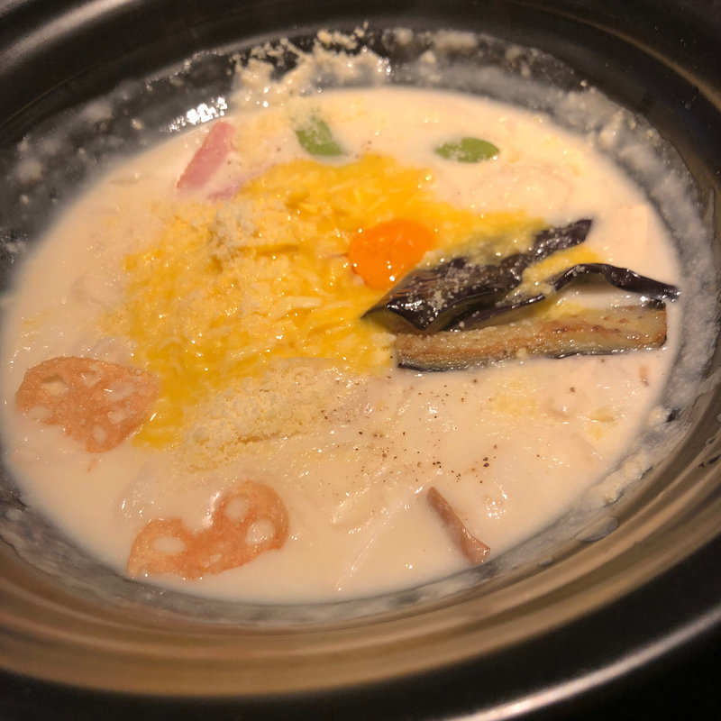 カルボナーラのおうどん(おいしいおうどん つるとんたん BIS TOKYO)