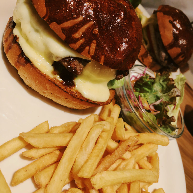 スペシャルチーズバーガー(S.B.DINER-KOBE)