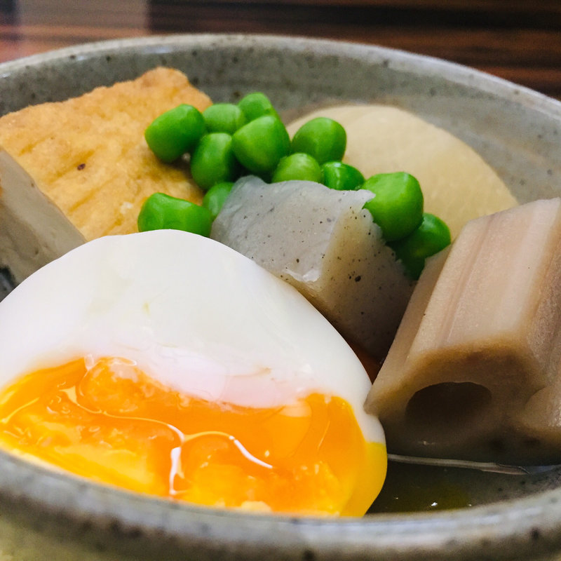 煮卵と煮物(たまごや食堂 )