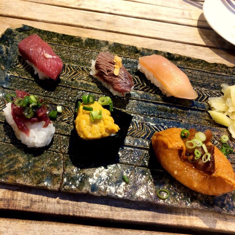 (肉寿司 神楽坂毘沙門店 （【旧店名】肉学肉寿司）)