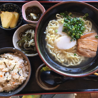 自家製麺 沖縄そば定食(琉球茶房あしびうなぁ )