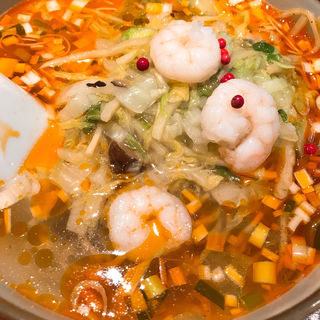 サンラーこしょう麺(胡椒饅頭PAOPAO （コショウマンジュウ パオパオ）)