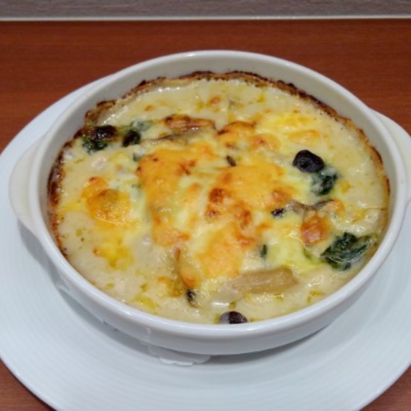 鮭とほうれん草のグラタン(kitchen HISA)