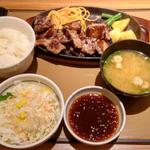 特カットステーキ定食(東京築地やよい麺)