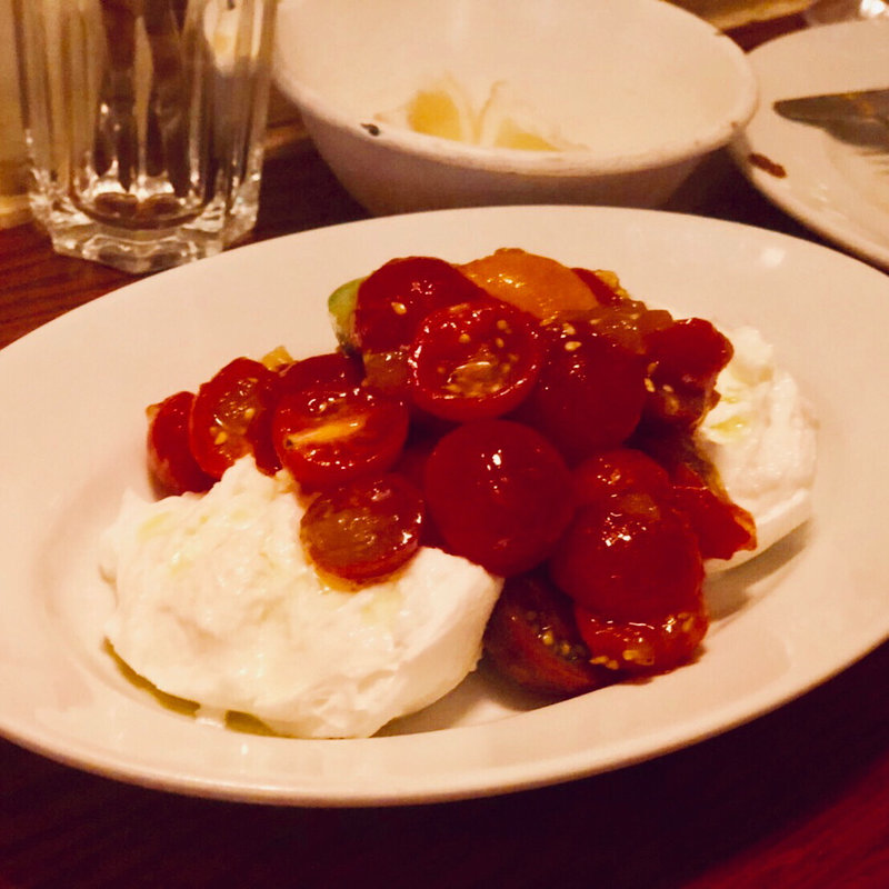 モッツァレラとどっさりプチトマト(ロッツォシチリア)