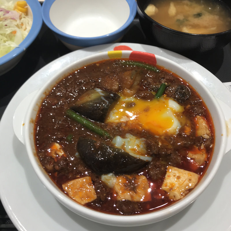 麻婆豆腐定食 温泉卵(松屋)