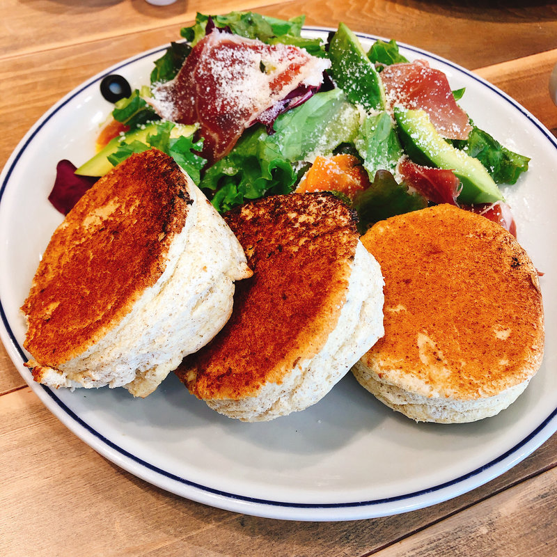 生ハム & アボガド のサラダパンケーキ(湘南パンケーキ )