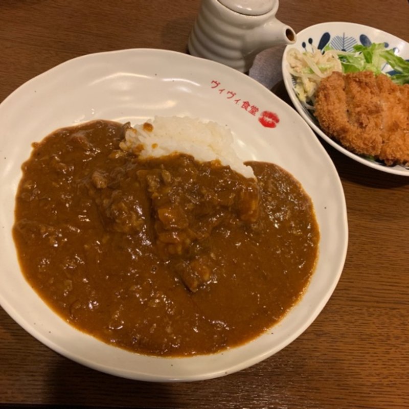 三元豚カツカレー(ヴィヴィ食堂)
