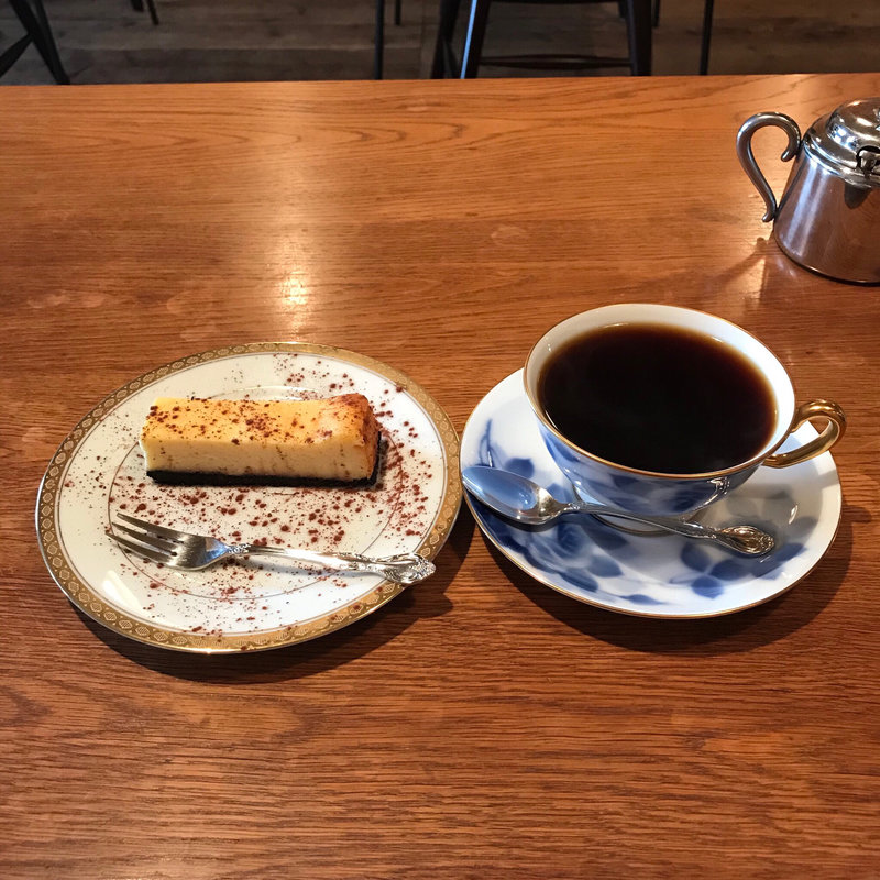 ベイクドチーズケーキ(深煎自家焙煎珈琲 星霜珈琲店)