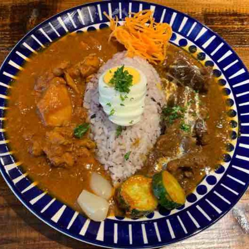 2種がけカレー(チキン&ビーフ)(リトルネストカフェ)