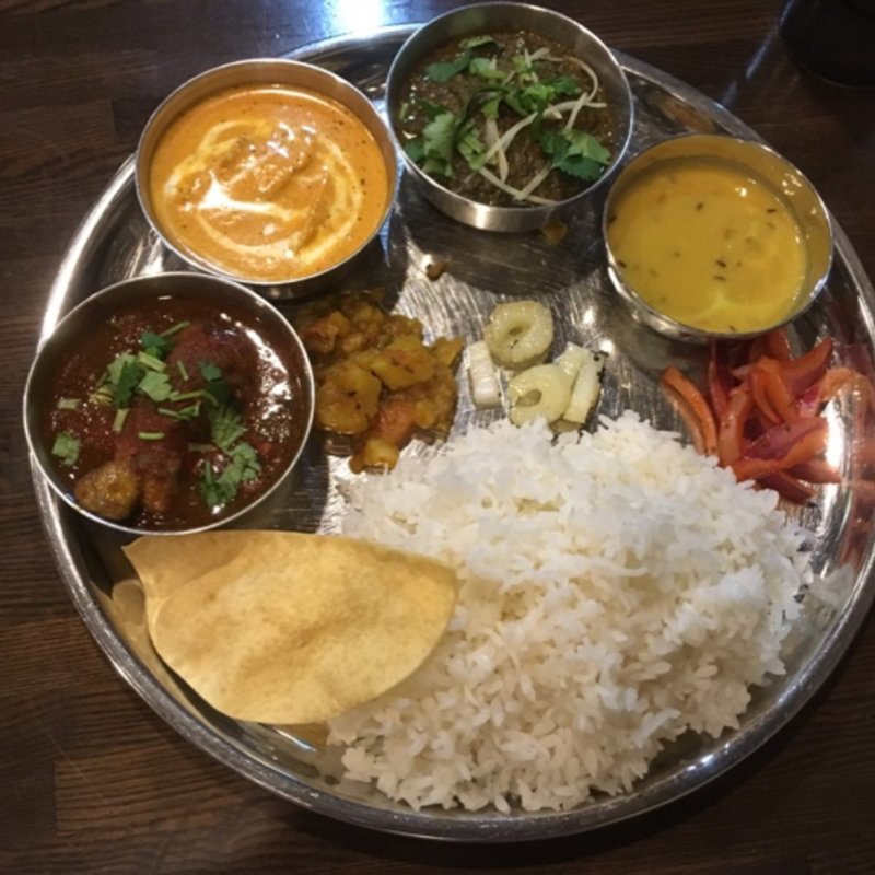 カリー3種(レッドホットチリペッパーチキンカレー、バターチキン、マトンサグワラ)Aセット(Spicy cafe RAJA)