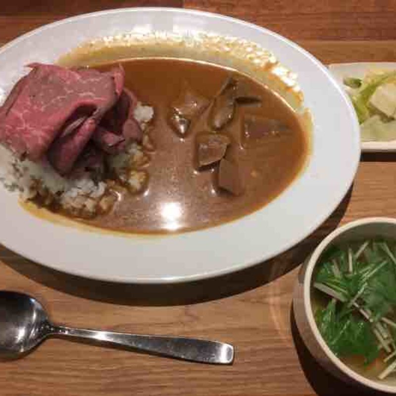 肉盛りカレー(牛たんITADORI)