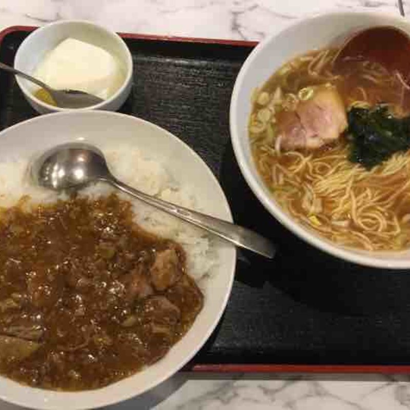 牛すじカレー&ラーメン(雁川 （がんせん）)