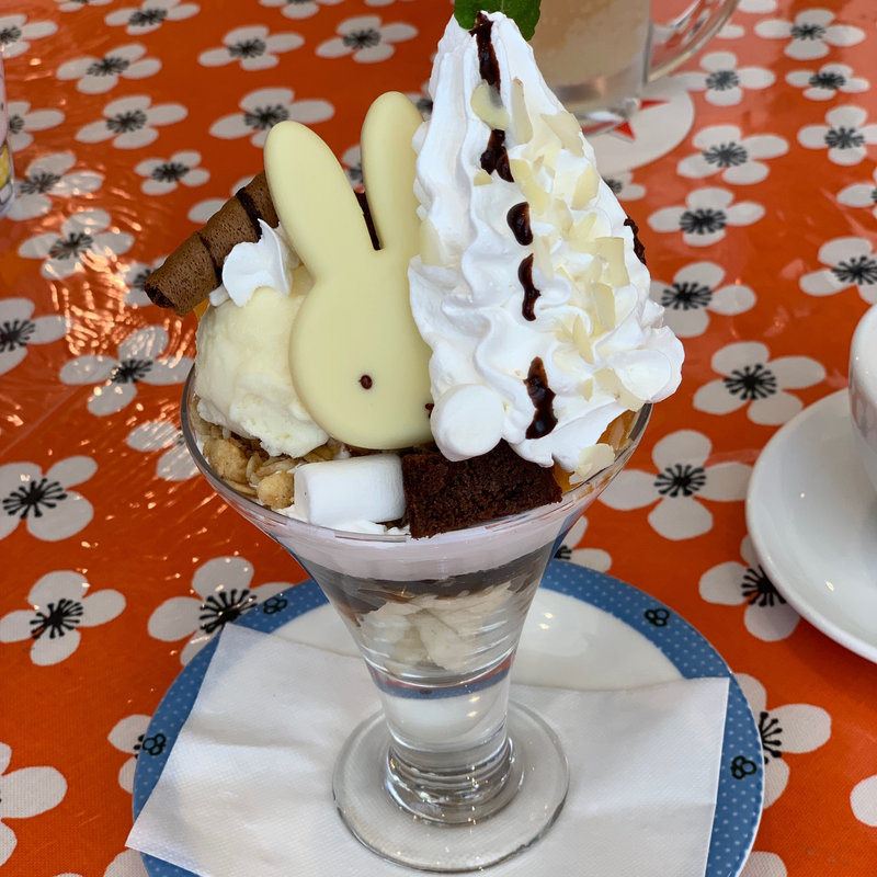 チョコレートパフェ(ミッフィーカフェかまいし )