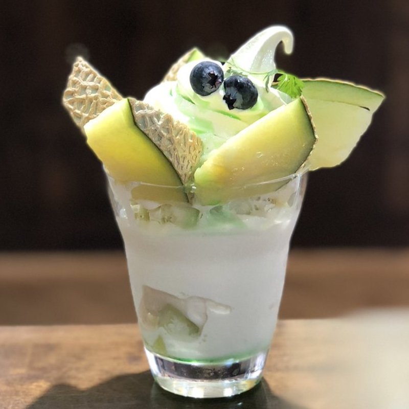 メロンパフェ(三びきの子ぶた （サンビキノコブタ）)