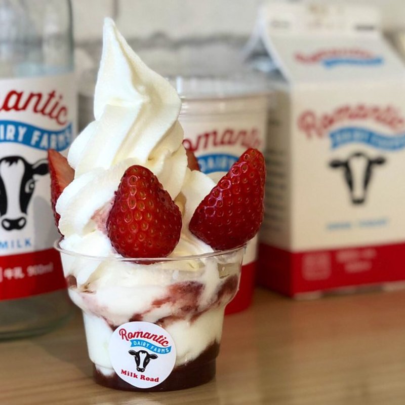 苺パフェ(ミルクロード 自由が丘店 （Milk Road）)