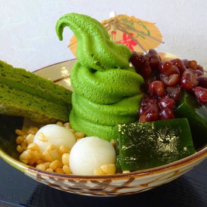 究極のお濃茶パフェ(お濃茶スイーツ専門店 雷一茶(かみなりいっさ) 浅草本店)